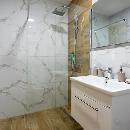 Monte Lux - I Wellnes Апартаменты